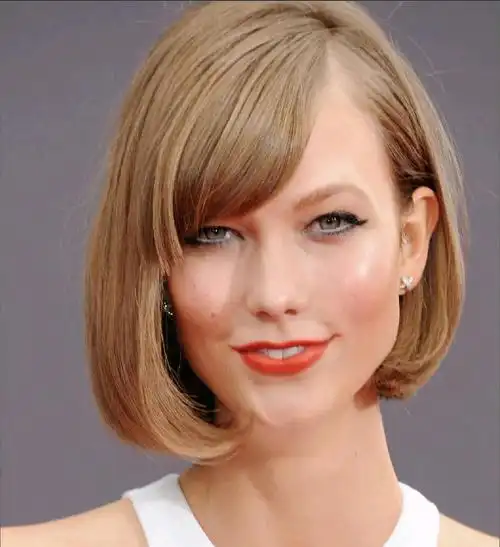 1 凡妮莎·哈金斯:复古刘海 复古又甜美,说的就是这款刘海了.