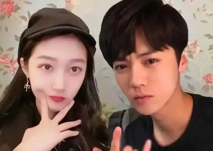 鹿晗深夜留言关晓彤,未达秀恩爱目的,两人恋爱7年未婚引发讨论_明星_