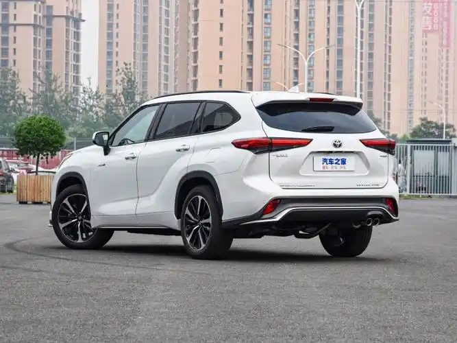 一汽丰田 皇冠陆放 2021款 2.5l hev四驱旗舰版