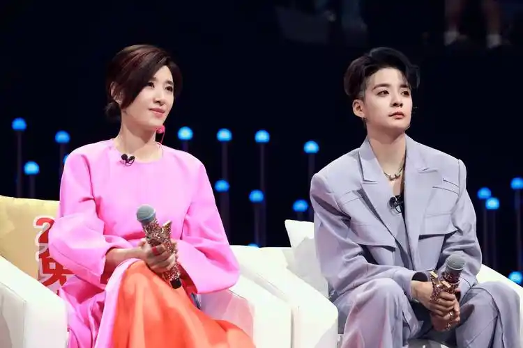 苏慧伦录制《我们的歌》 重新诠释陈奕迅"红玫瑰"