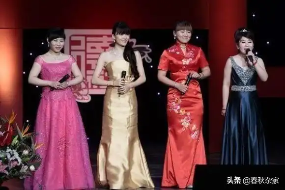 她曾是德云社最早的报幕员也是公认最好的一个无奈天意弄人