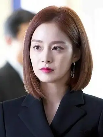 韩剧女王都剪短发了金泰熙时尚干练短发