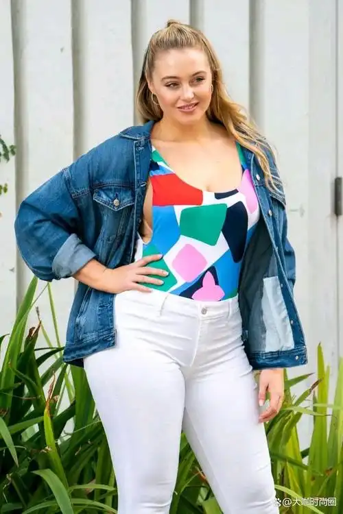 伊斯克拉·劳伦斯是一名英国模特,社交媒体名人.