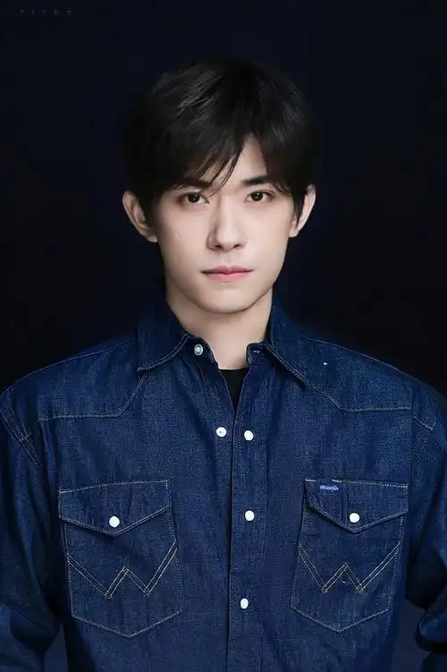 与易烊千玺共赴微博之夜##易烊千玺微博之夜宣传图