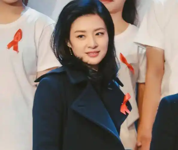 但此时的周涛心里明白,她不想让这个家散,她想要女儿幸福,更想让老公