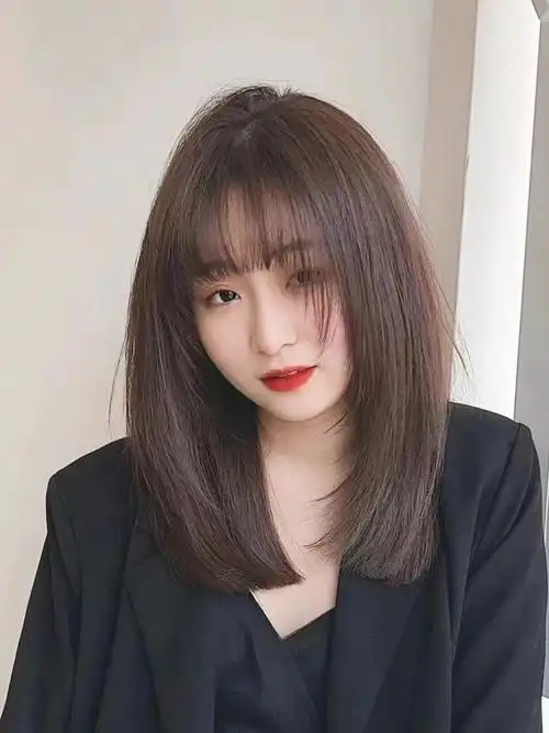 圆脸妹妹必剪的一款发型