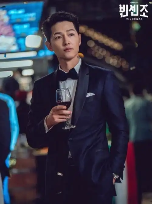 宋宋情侣是宋仲基和宋智孝_仲基宋慧乔_宋仲基