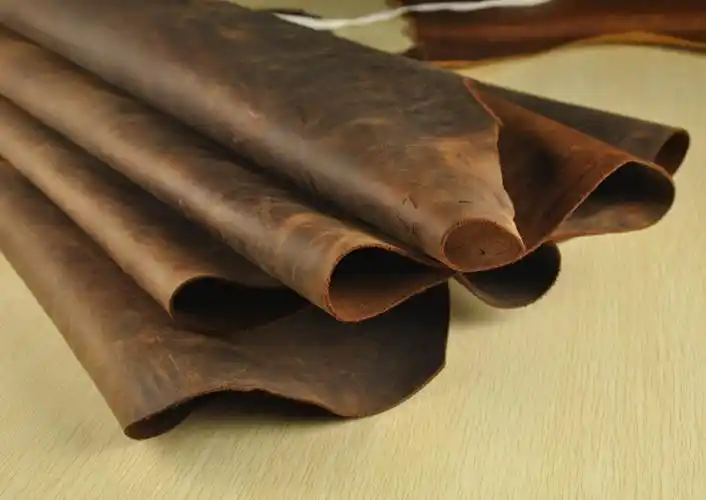 特价 热销深棕色油蜡疯马牛皮革 真皮皮革 旅行日记本用牛皮皮料