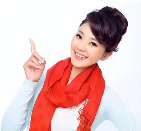 回顾主持人方琼:与大8岁领导闪婚,婚后分居多年,她过得幸福吗