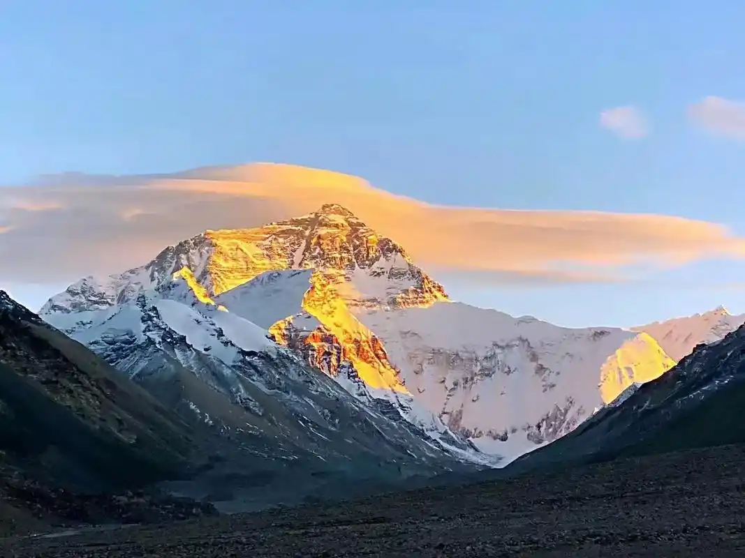 珠穆朗玛峰,是喜马拉雅山脉的主峰,以高达8848.86米的高 - 抖音
