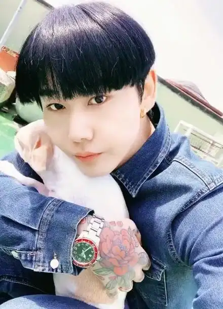 dj陈世镇 今天和儿子最后一天 明天去中国大连 现在休息完了