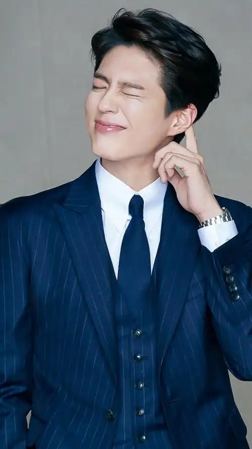 朴宝剑绅士西装写真