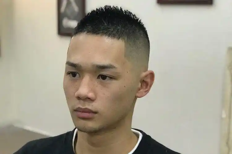 男生小平头发型剪的好照样也很帅