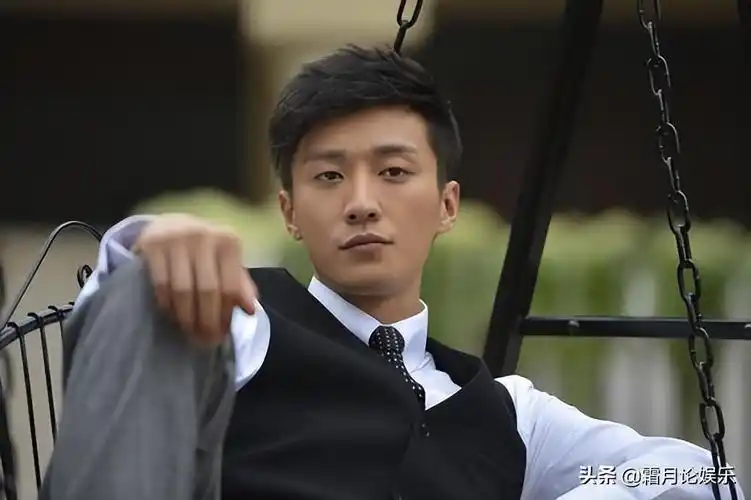 乔任梁断臂倒吊图片(28岁的乔任梁惨死别墅死亡真相)