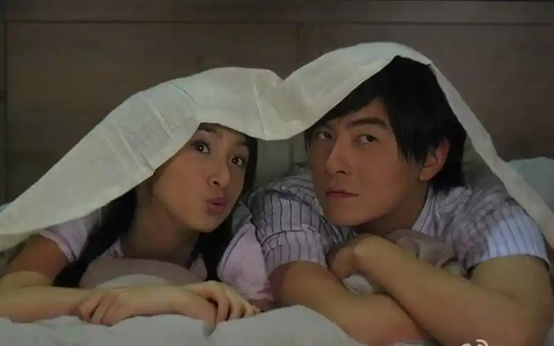 60岁妈妈离婚,刚翻红母亲就去世,4年痛失三位亲人_刘品言_因为_贺军翔