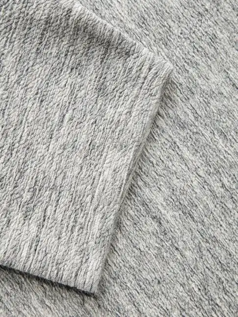 产地: 中国 品牌属地: 日本 袖长类型: 短袖 领形: 圆领 颜色: 花灰色