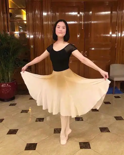 吕丽君的个人资料简介(刘銮雄和吕丽君冰释前嫌) - 帮企客