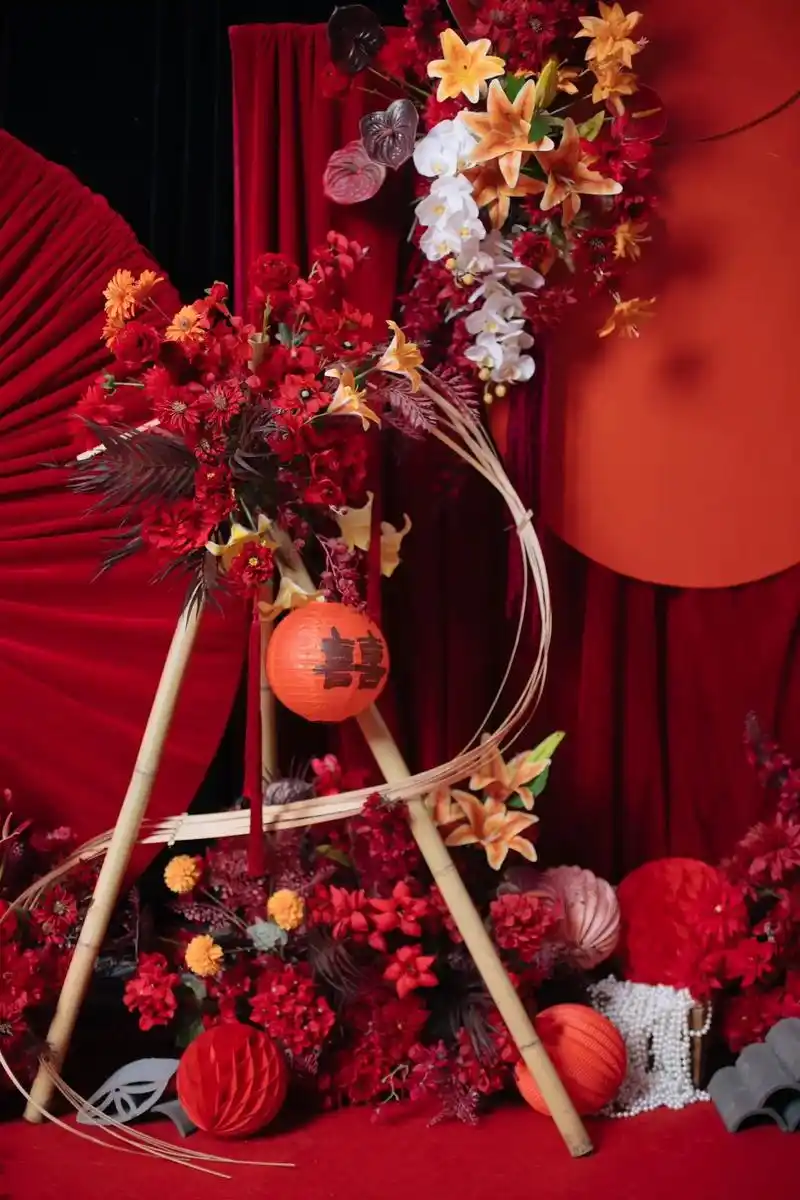 保山庭院红色系婚礼布置.热闹喜庆的中国红婚礼布置#保山婚庆 - 抖音