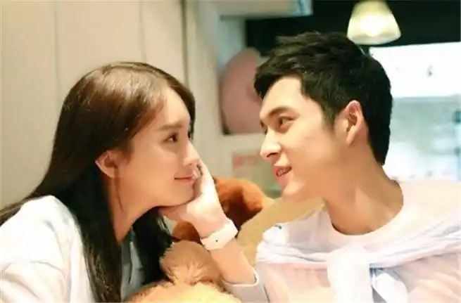 韩东君回应恋情 金晨韩东君分手痛苦画面令人揪心