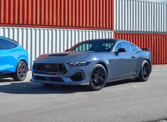 新款福特野马发布!5.0升v8 贯穿大屏,保留手动挡,满足国六标准