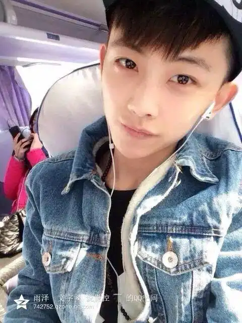 16岁帅哥照片同一个人10张