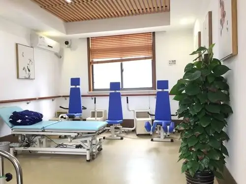 康复室_____走廊按摩椅_____健身步道_____谈心室_____休息室