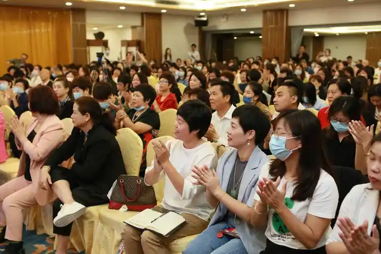 汕头国寿举行健康大讲堂活动助力建设健康之家