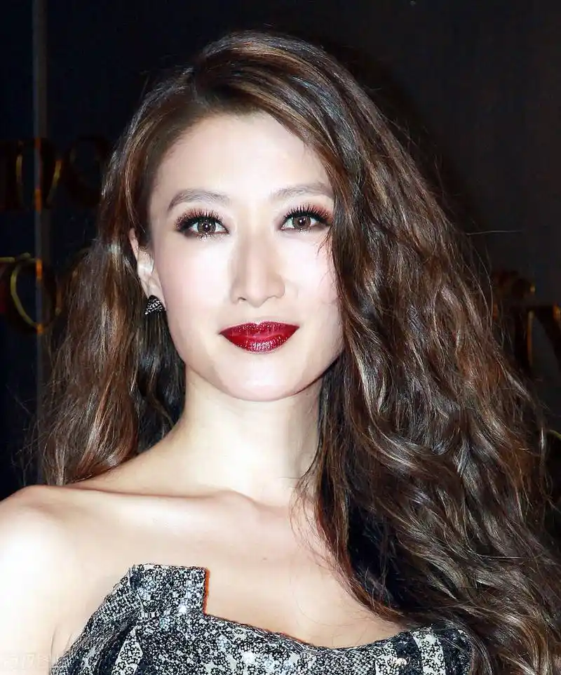 谢婷婷,成熟气质,看着美腻了