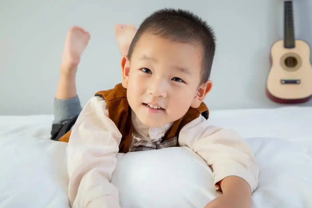 我的小男孩 #宝宝写真 #四岁x62z#吾儿初长成 #拍照17 - 抖音