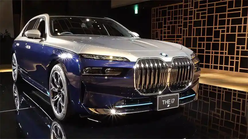 2023款宝马7系760i静态体验,了解完外观内饰,给个不买的理由!