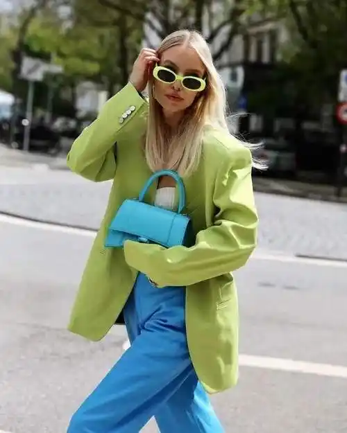 作为邻近色的好基友绿色,蓝色,他俩的关系可是老铁.