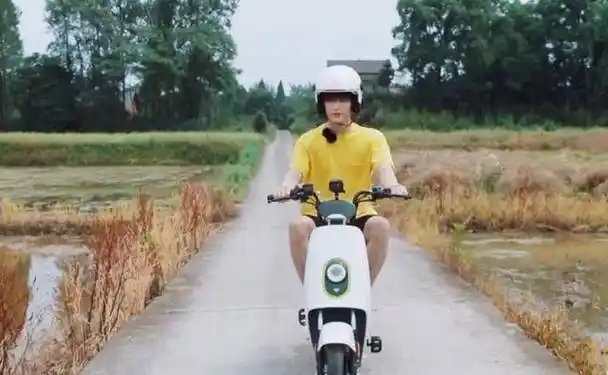 原创原创183刘耀文与181利路修同框身高差咋回事谎报身高可不好