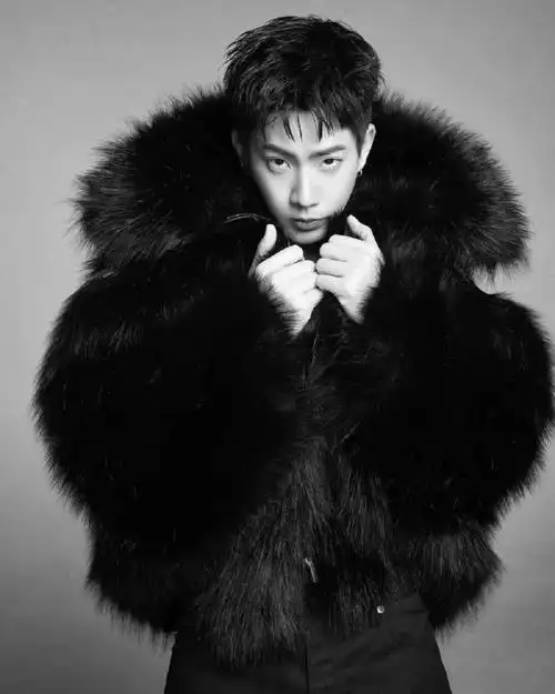 关钟鹏的眼神杀