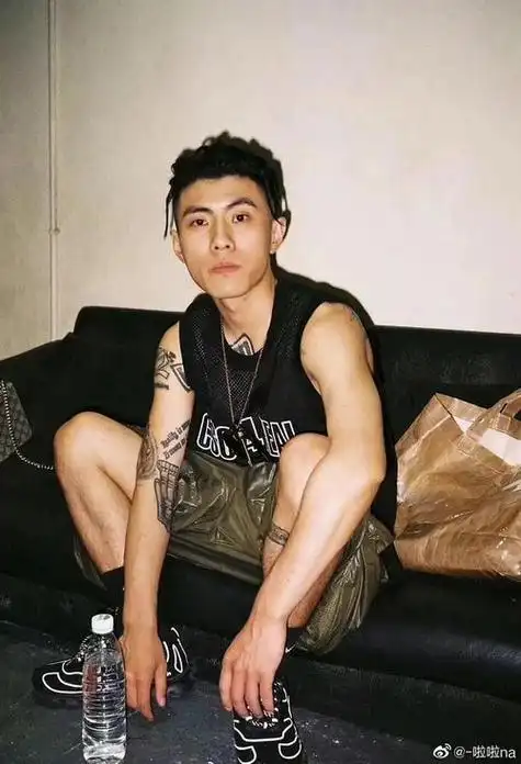 刘聪帅气头像 说唱歌手刘聪帅气图片_布阁拉