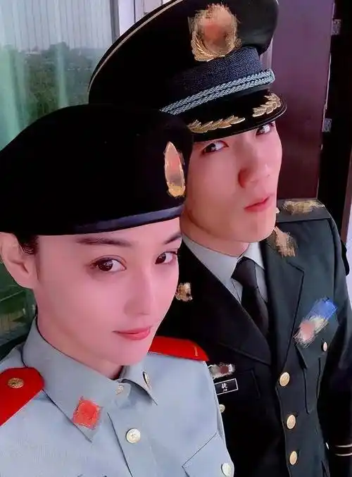 张馨予老公何捷的精彩转型之路:从军营到影视圈的华丽蜕变