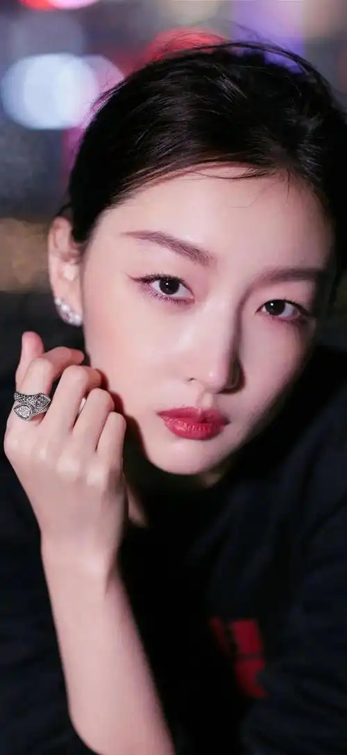 美女系列壁纸第72期周冬雨