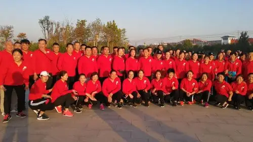 全体集合,英雄的团队