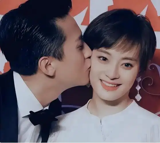 邓超出轨19岁嫩模与孙俪被爆婚变孙俪深夜发文再见了婚姻