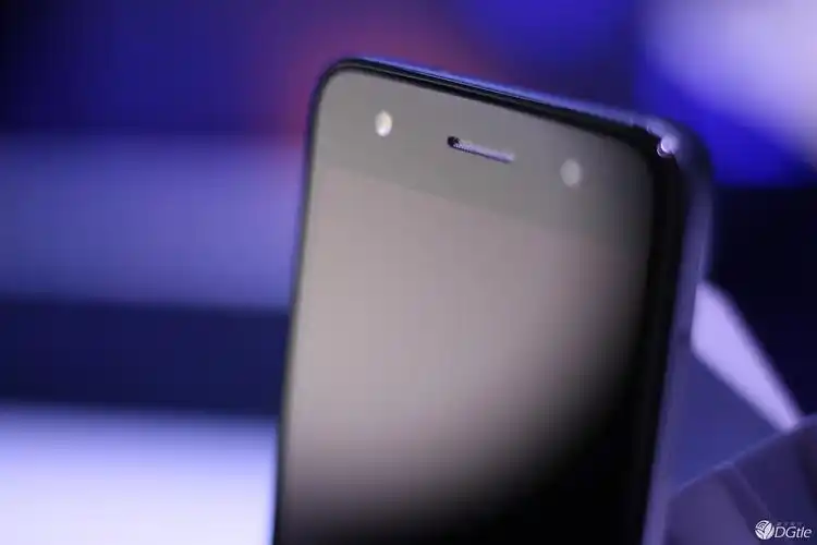 599 元金属指纹 2.5d 屏幕,中兴 blade a2 发布