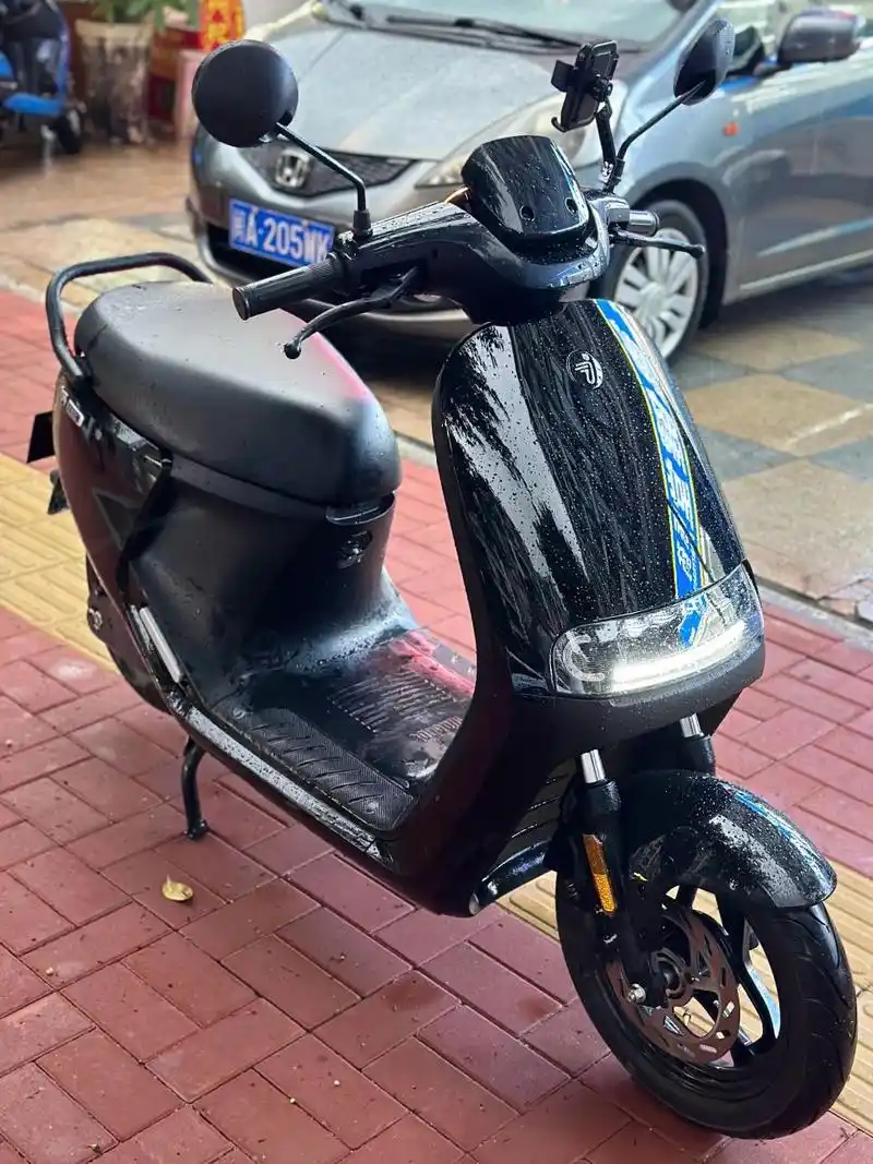 905k92 67九号e80c,激活几天,落地300公里,新车啥样就啥样,两套