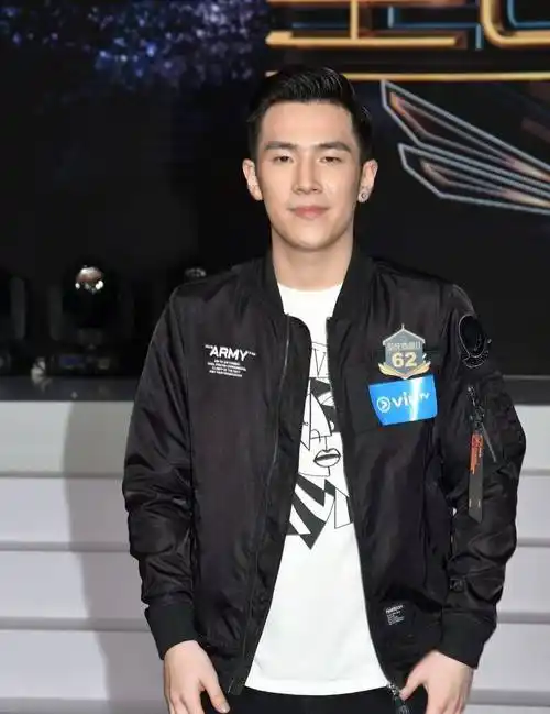 姜大卫夺第42届金像奖最佳男配!金婚50年台上感谢老婆李琳琳