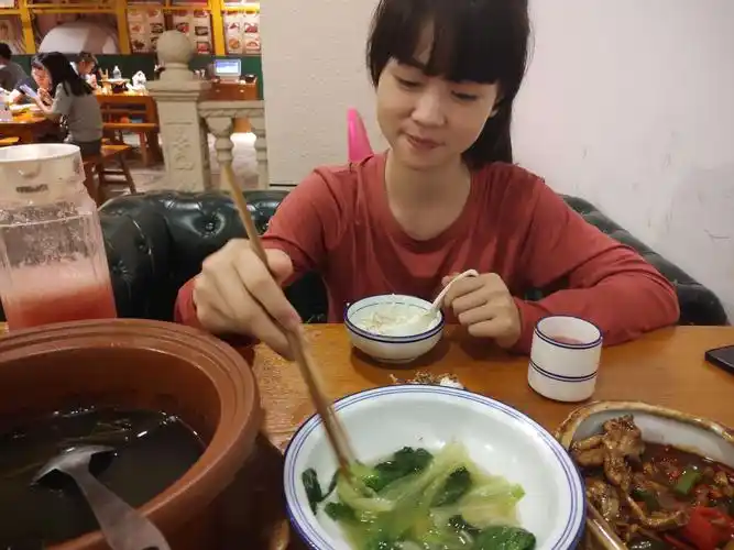 今天和女神去吃饭了啊.