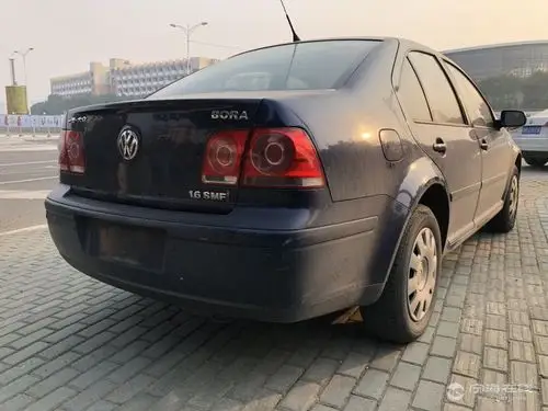 大众宝来16宝蓝色35万精品车况好车不等人