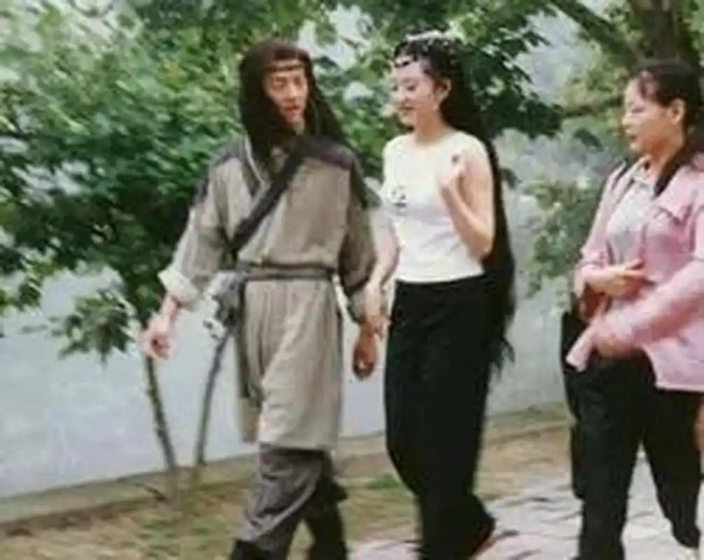 李亚鹏身高在某度百科里写183,许晴在某度写168,怎么看着他俩差不多?