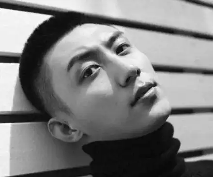 男生寸头合适什么脸型呢 2021年几款超个性男生寸头发型