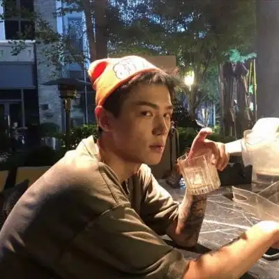 好看的小哥哥图片真人头像超酷的男生帅气微信头像图片