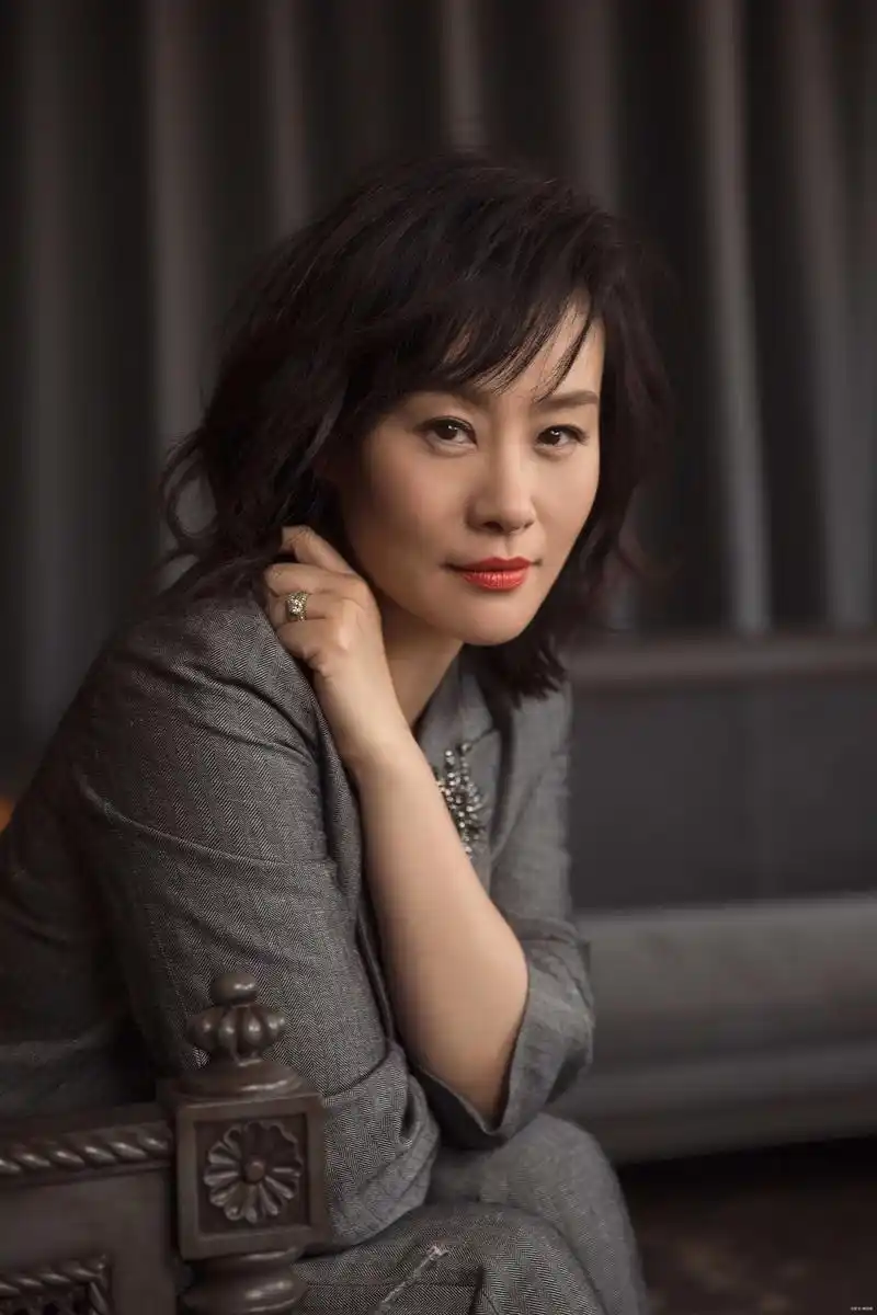 邬君梅曝陈冲上个世纪买的一样东西,网友:限制了想象!