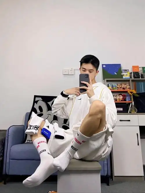 男生白色系袜子推荐04