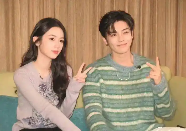 伊能静歪屁股?李沁被艳压?张云龙被公司放弃?