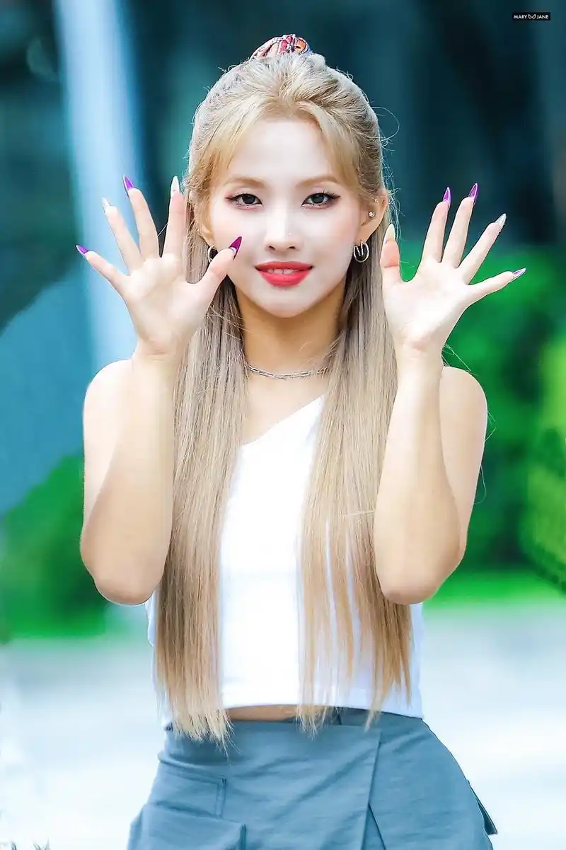 精美图集|(g)i-dle组合队长田小娟美图欣赏